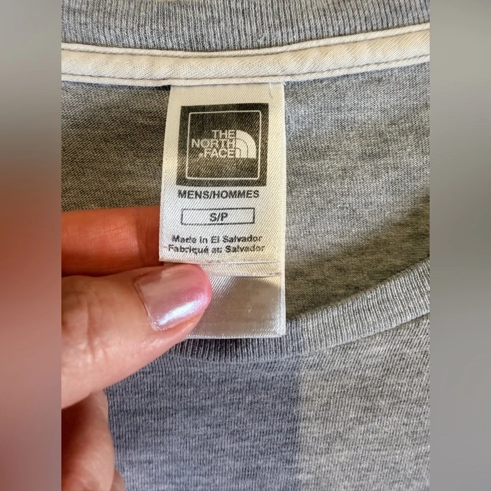 The North Face Logo T-Shirt Gray Short Sleeve Men’s Small Outdoor Tee